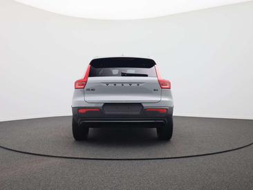 Volvo XC40 B4 — photo 2