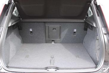 Volvo XC40 B4 — photo 26