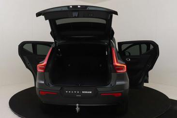 Volvo XC40 B4 — photo 22
