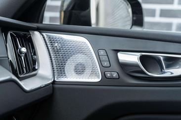 Volvo XC60 Dual Motor Extended Range — photo 28