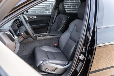Volvo XC60 Dual Motor Extended Range — photo 29