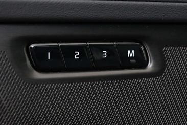 Volvo XC90 T8 Recharge AWD — photo 32