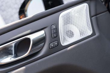 Volvo XC60 Dual Motor Extended Range — photo 34
