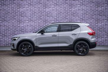 Volvo XC40 B4 — photo 2