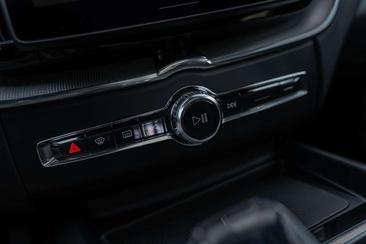 Volvo XC60 Dual Motor Extended Range — photo 37