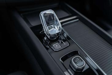 Volvo XC60 Dual Motor Extended Range — photo 39