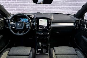 Volvo XC40 B4 — photo 4