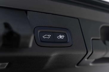 Volvo XC60 Dual Motor Extended Range — photo 44