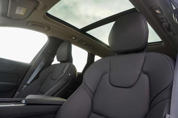 Volvo XC60 T6 Recharge AWD — photo 17
