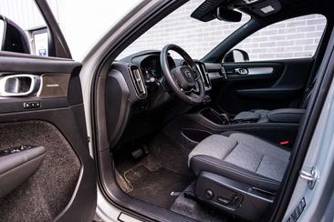 Volvo XC40 B4 — photo 15