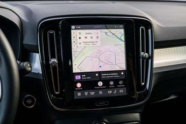Volvo XC40 B4 — photo 16