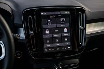 Volvo XC40 B4 — photo 18