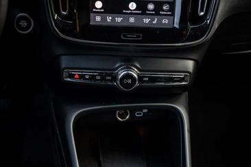 Volvo XC40 B4 — photo 20