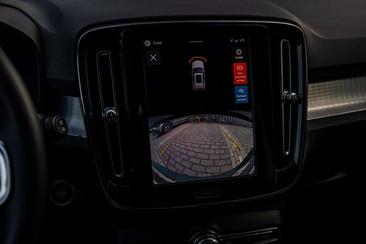 Volvo XC40 B4 — photo 26