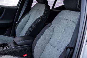 Volvo XC40 B4 — photo 27
