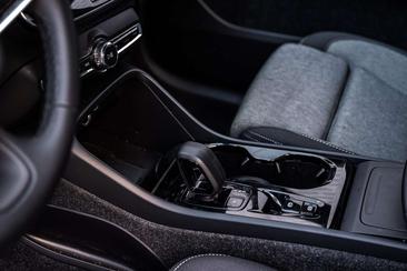Volvo XC40 B4 — photo 28