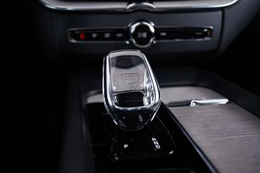 Volvo XC60 T6 Recharge AWD — photo 46