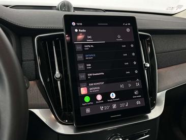 Volvo XC90 T8 Recharge AWD — photo 23