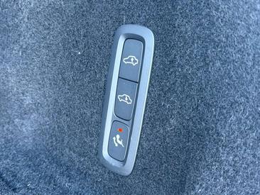 Volvo XC60 T8 Recharge AWD — photo 9