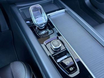 Volvo XC60 T8 Recharge AWD — photo 15
