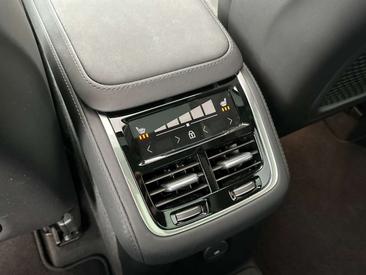 Volvo XC90 T8 Recharge AWD — photo 32