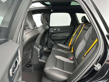 Volvo XC60 B6 AWD — photo 20