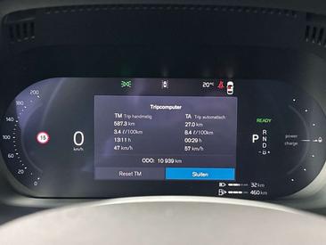Volvo XC60 B6 AWD — photo 25