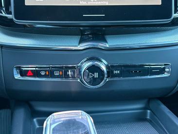 Volvo XC60 T8 Recharge AWD — photo 15