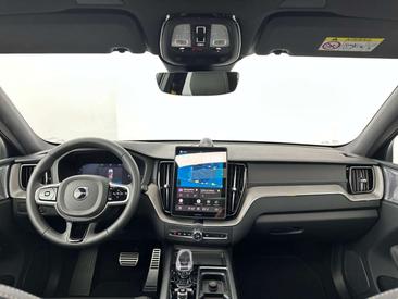 Volvo XC60 B6 AWD — photo 30