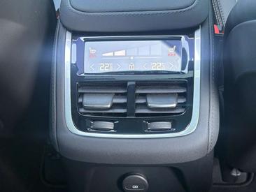 Volvo XC90 T8 Recharge AWD — photo 34