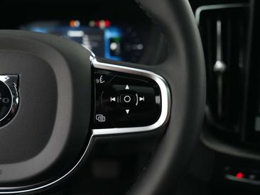 Volvo XC60 T6 Recharge AWD — photo 36