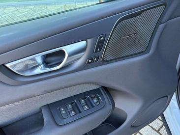 Volvo XC60 T8 Recharge AWD — photo 38