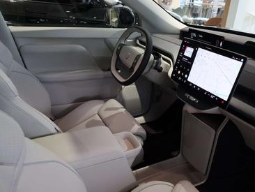 Volvo XC60 — photo 3