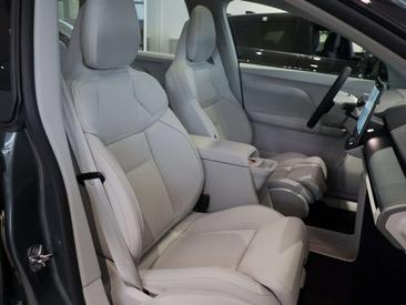 Volvo XC60 — photo 6