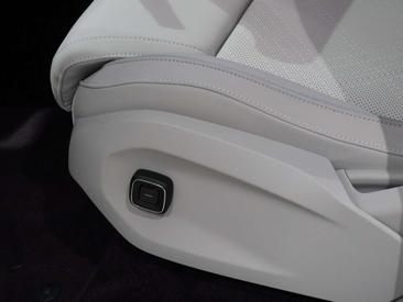 Volvo XC60 — photo 13