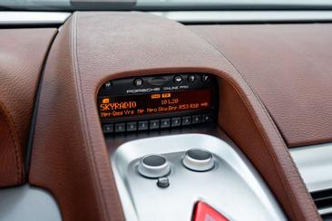 Porsche Carrera GT — photo 8