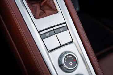 Porsche Carrera GT — photo 11