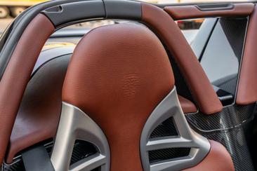 Porsche Carrera GT — photo 12