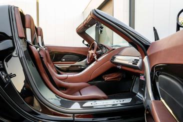 Porsche Carrera GT — photo 17