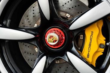 Porsche Carrera GT — photo 33