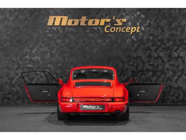 Porsche 911 Carrera 4 — photo 5