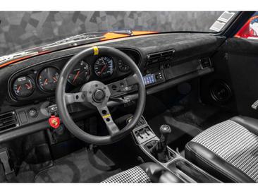 Porsche 911 Carrera 4 — photo 8