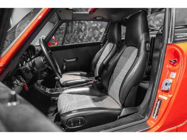 Porsche 911 Carrera 4 — photo 9