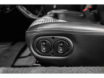 Porsche 911 Carrera 4 — photo 17