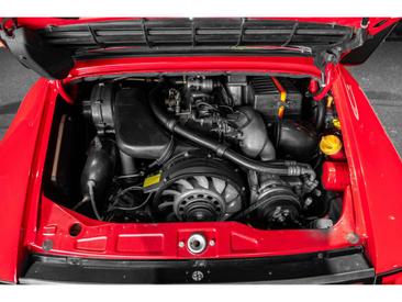 Porsche 911 Carrera 4 — photo 29