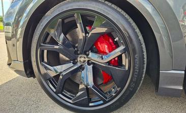 Audi RSQ8 — photo 8