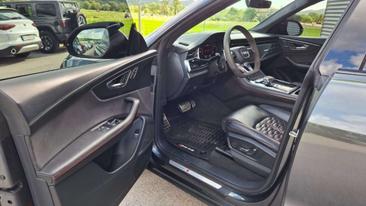 Audi RSQ8 — photo 9