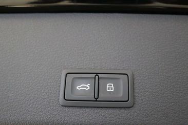 Audi E-tron 50 Quattro — photo 4