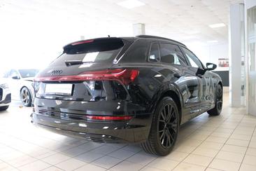 Audi E-tron 50 Quattro — photo 7