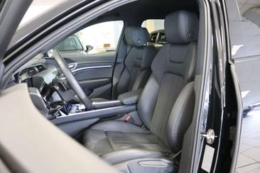 Audi E-tron 50 Quattro — photo 11